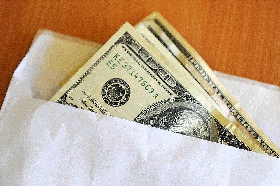10 Человек, которые нашли большие деньги и вернули их