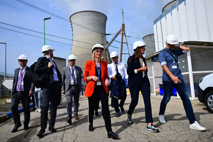 Спор о ядерной энергии вбил клин между Францией и Германией